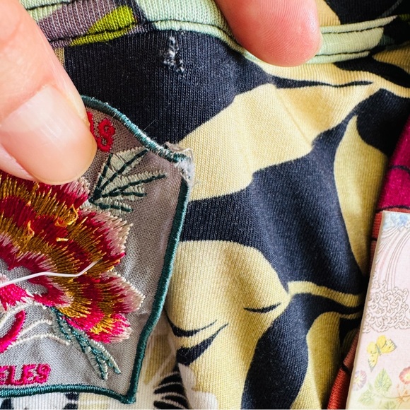 Johnny Was Floral stretchy top NEW - Picture 10 of 10